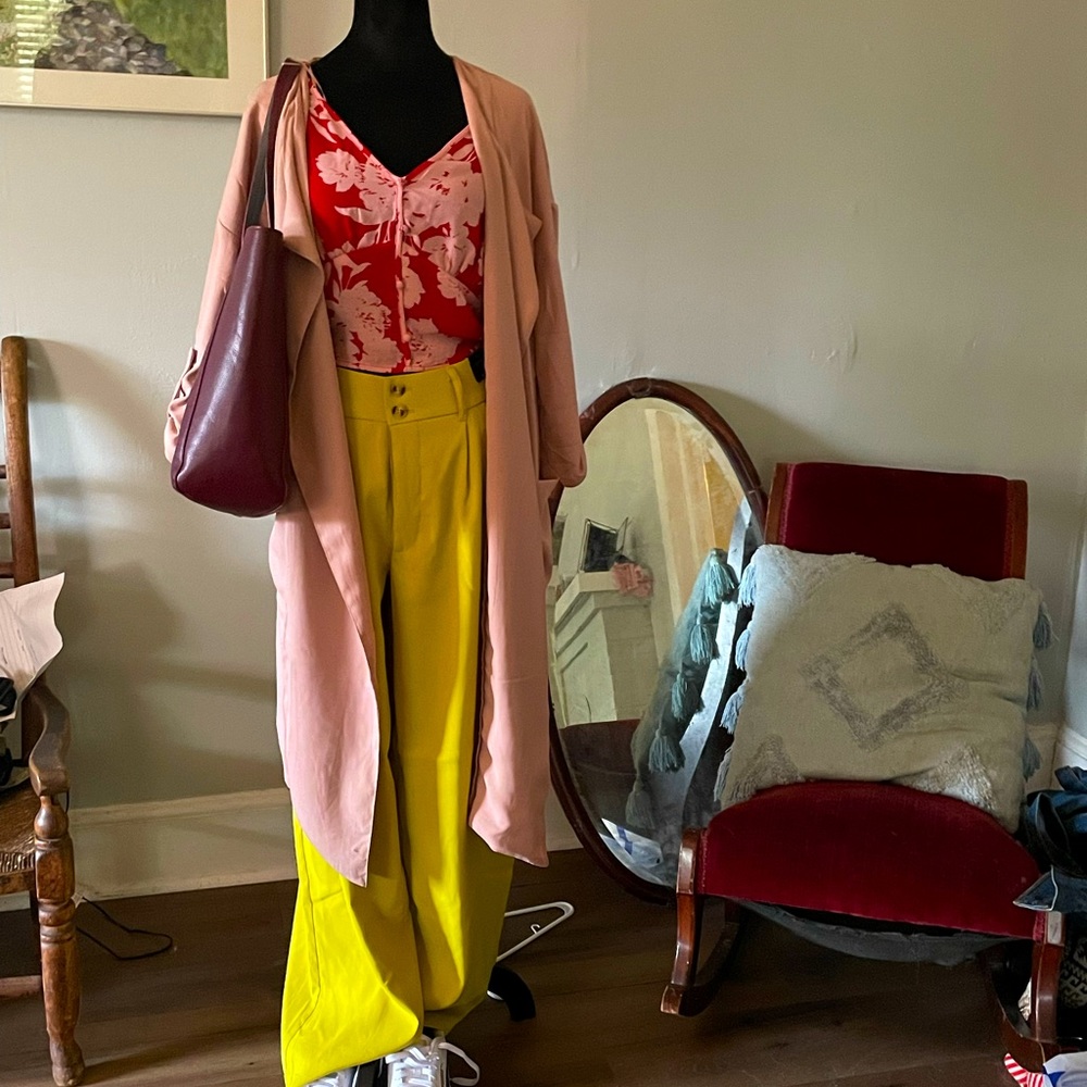 Sienna Sky cropped bohemian style blouse. Size medium